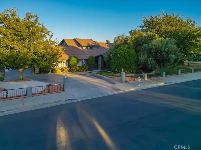 42722 20th Street W, Lancaster, California 93534