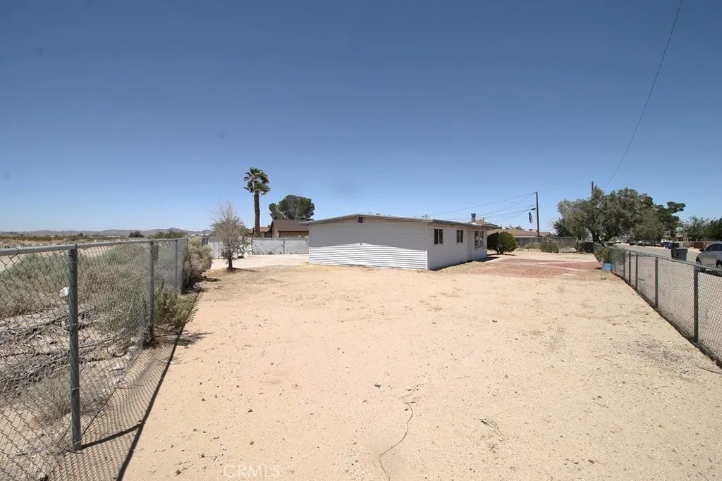 34150 Woods Avenue, Barstow, California 92311 home-pic-3