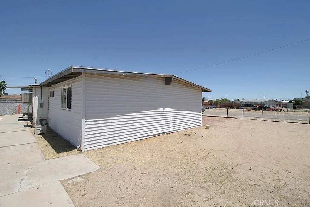 34150 Woods Avenue, Barstow, California 92311 home-pic-5