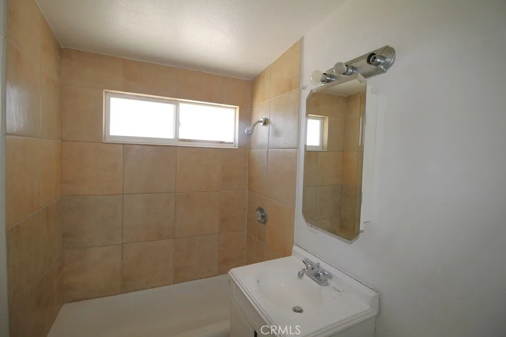 34150 Woods Avenue, Barstow, California 92311 home-pic-21
