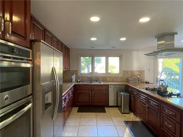 29404 Seaspray Drive, Rancho Palos Verdes, California 90275