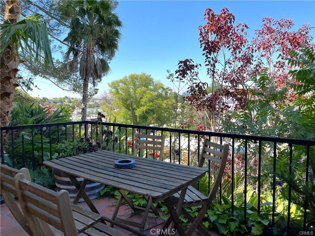 3201 Hamilton Way, Los Angeles, California 90026 home-pic-3