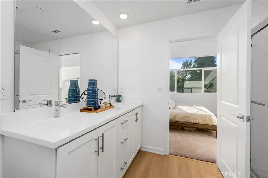 1106 Santo Antonio Drive, Colton, California 92324 home-pic-32