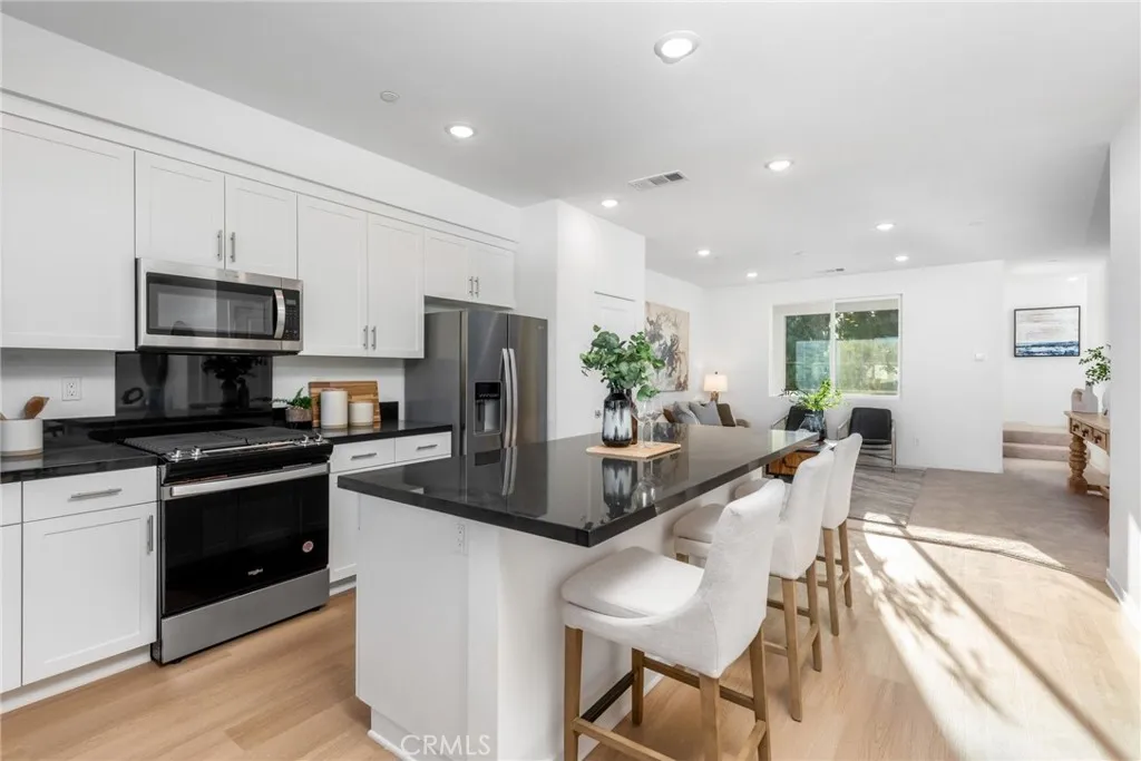 1106 Santo Antonio Drive, Colton, California 92324 home-pic-19