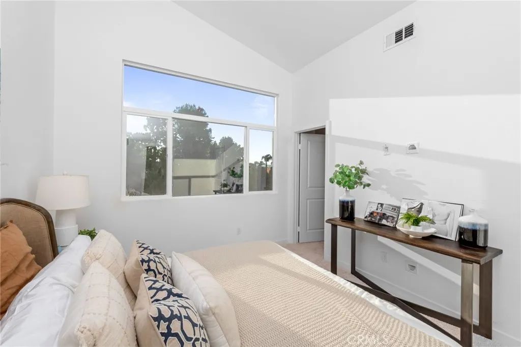 1106 Santo Antonio Drive, Colton, California 92324 home-pic-26