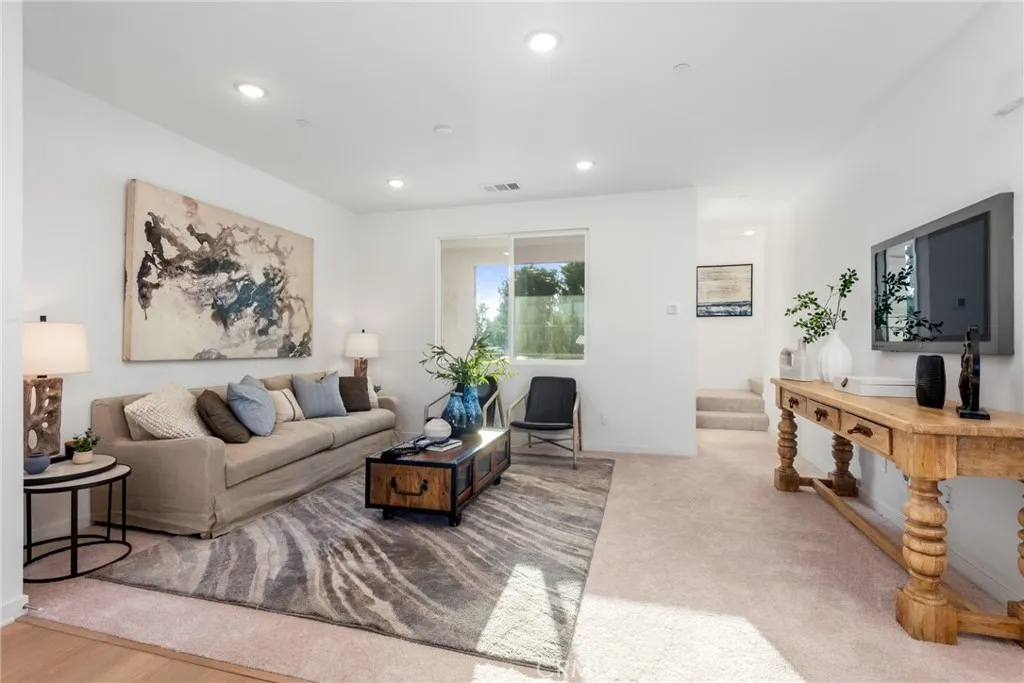 1106 Santo Antonio Drive, Colton, California 92324 home-pic-8