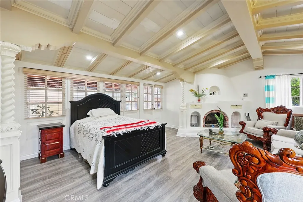 1729 W 51st Place, Los Angeles, California 90062 home-pic-15