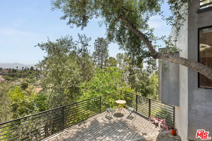 485 Canyon Vista Drive, Los Angeles, California 90065