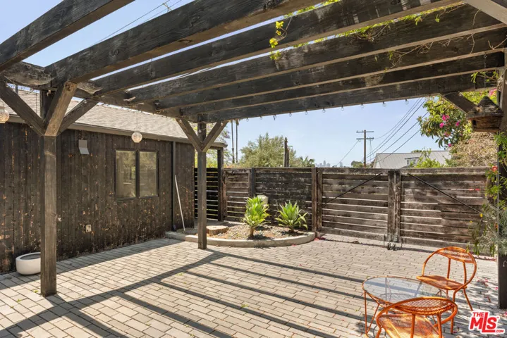 485 Canyon Vista Drive, Los Angeles, California 90065