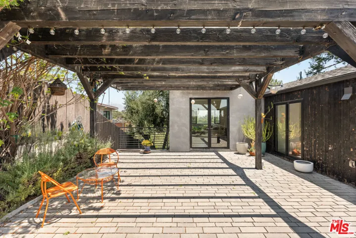 485 Canyon Vista Drive, Los Angeles, California 90065