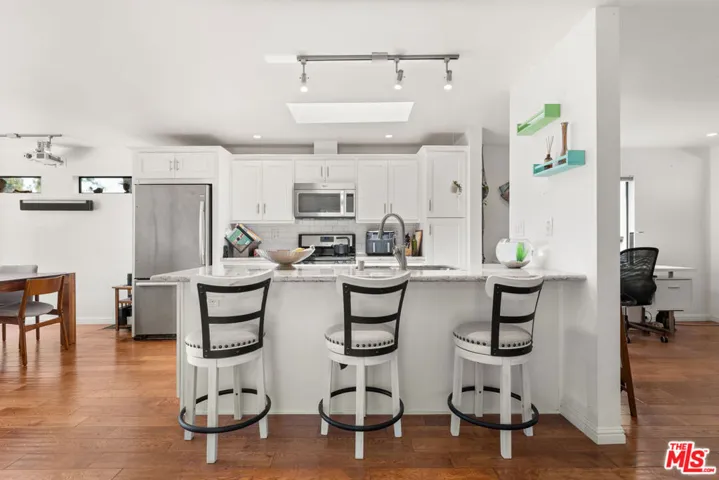485 Canyon Vista Drive, Los Angeles, California 90065