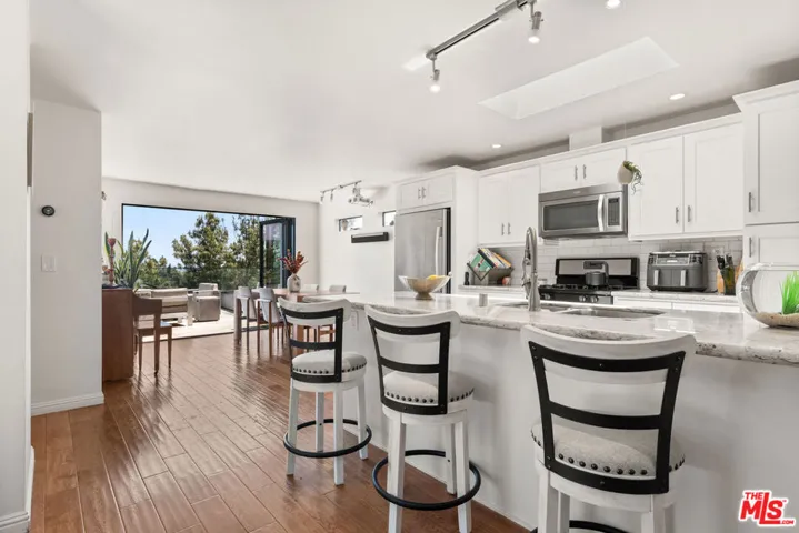 485 Canyon Vista Drive, Los Angeles, California 90065