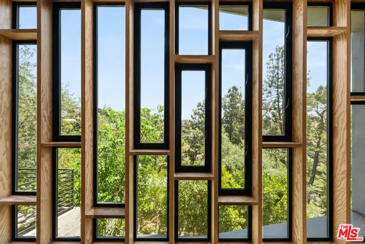 485 Canyon Vista Drive, Los Angeles, California 90065