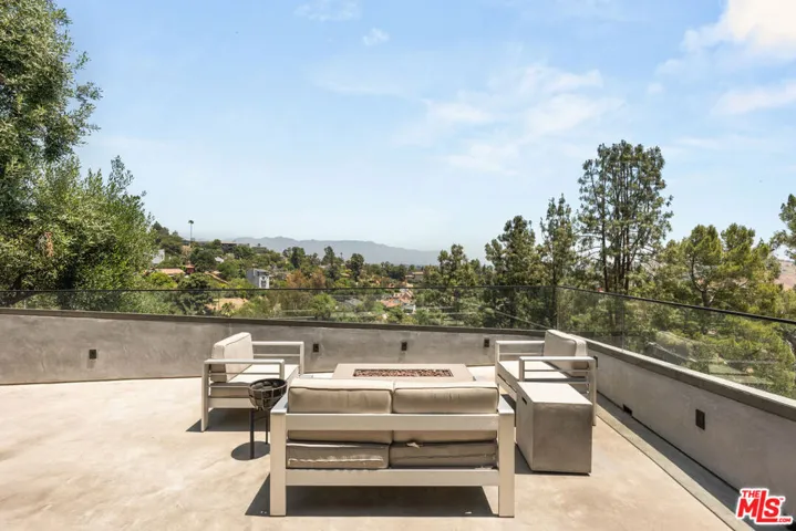 485 Canyon Vista Drive, Los Angeles, California 90065
