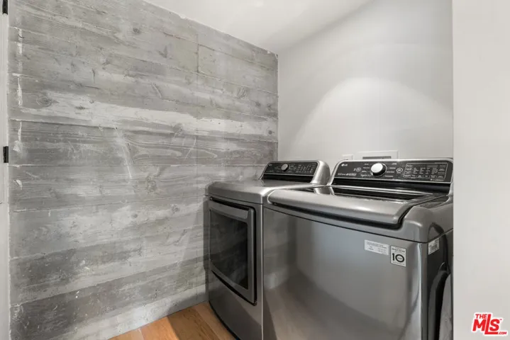 485 Canyon Vista Drive, Los Angeles, California 90065