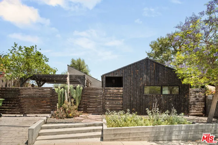 485 Canyon Vista Drive, Los Angeles, California 90065