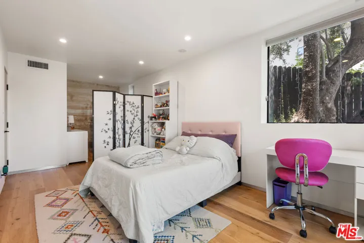 485 Canyon Vista Drive, Los Angeles, California 90065