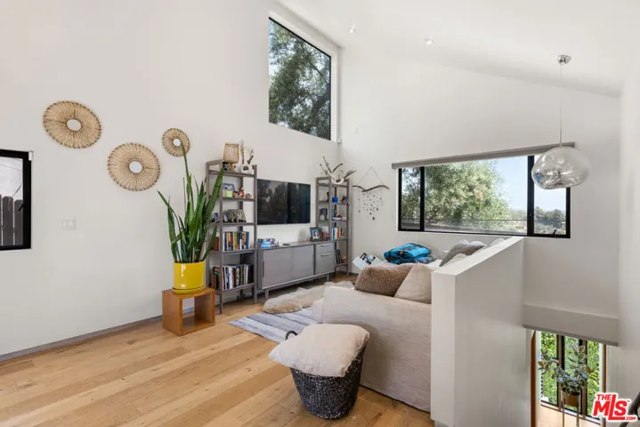 485 Canyon Vista Drive, Los Angeles, California 90065