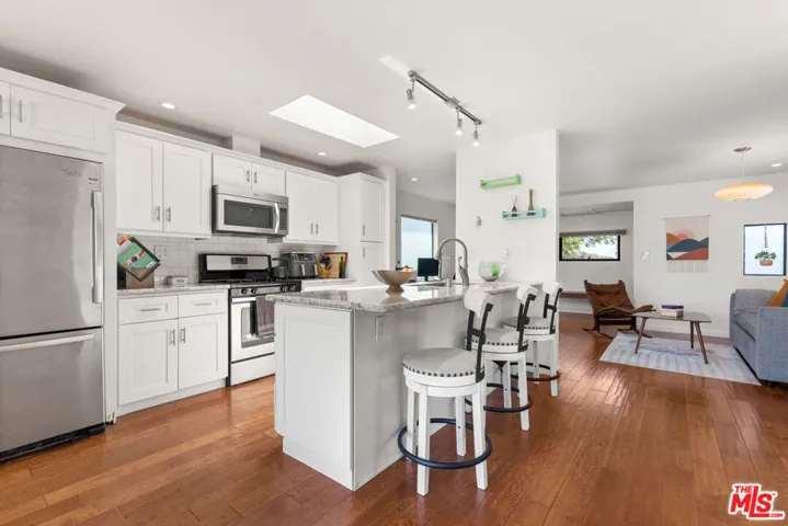 485 Canyon Vista Drive, Los Angeles, California 90065