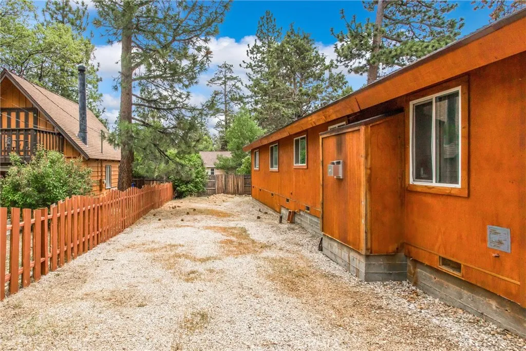 533 Sunset Lane, Sugarloaf, California 92386 home-pic-33