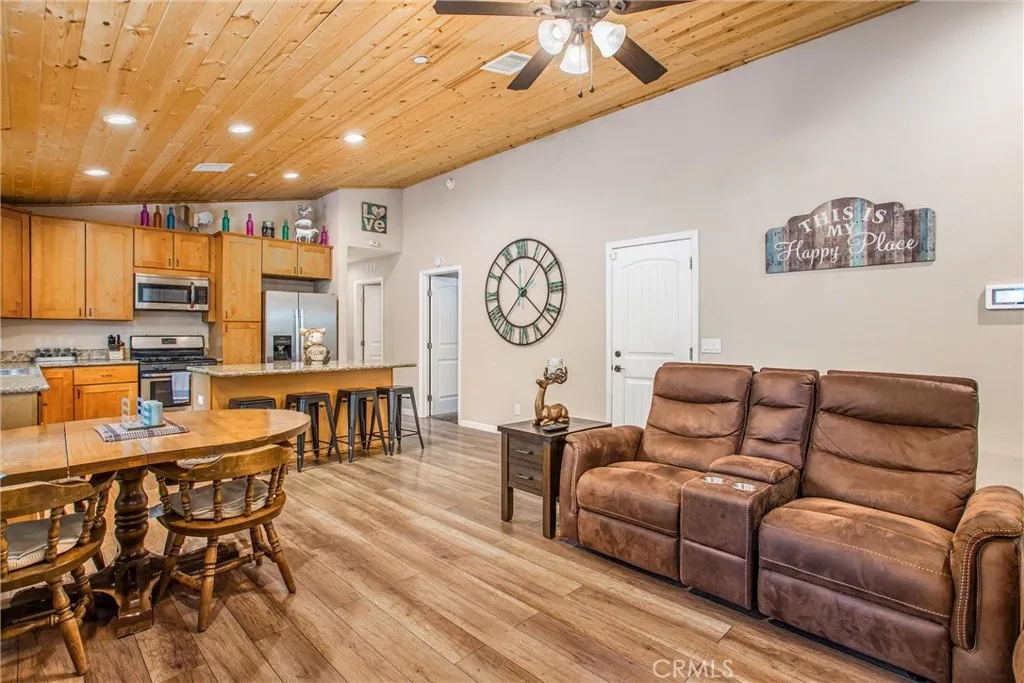 533 Sunset Lane, Sugarloaf, California 92386 home-pic-7