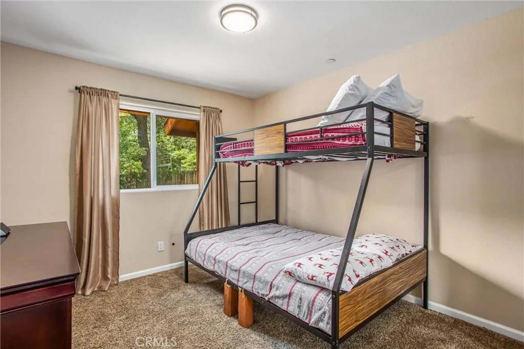 533 Sunset Lane, Sugarloaf, California 92386 home-pic-14