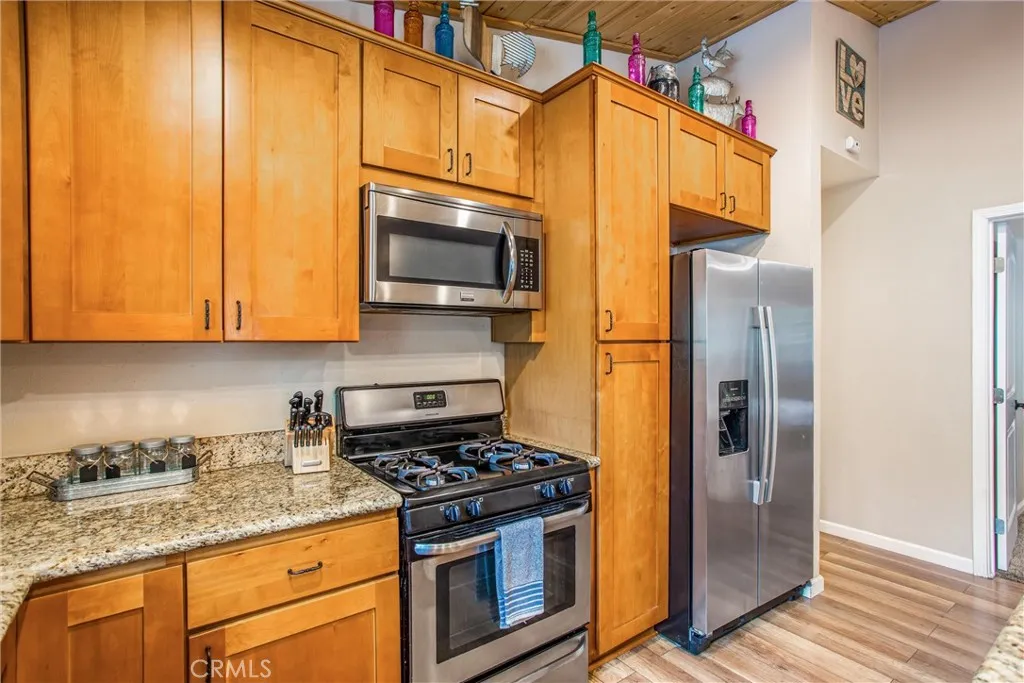 533 Sunset Lane, Sugarloaf, California 92386 home-pic-12