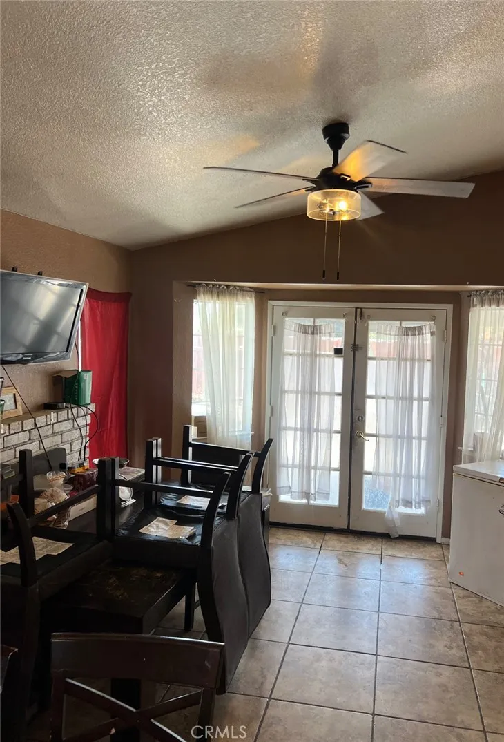 26185 Notre Dame Court, Hemet, California 92544 home-pic-6