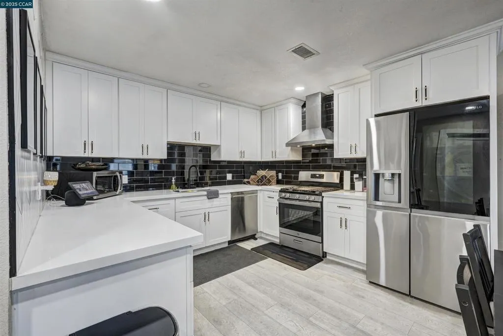 1324 104th Ave, Oakland, California 94603 home-pic-16