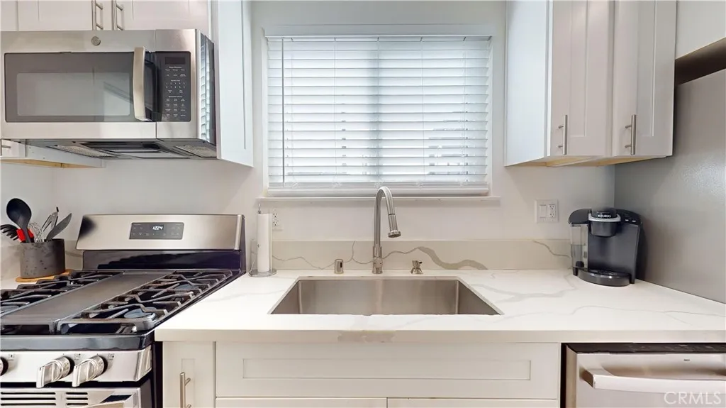 641 W 127th Street, Los Angeles, California 90044 home-pic-18