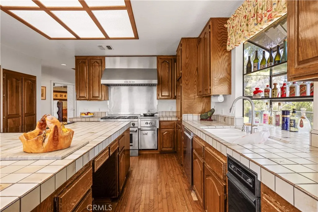 2360 Oakleaf Canyon Road, Walnut, California 91789 home-pic-14