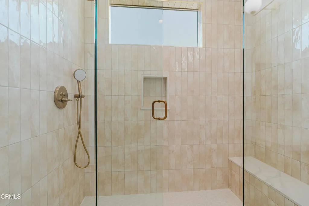 3870 W Point Drive, Los Angeles, California 90065 home-pic-21