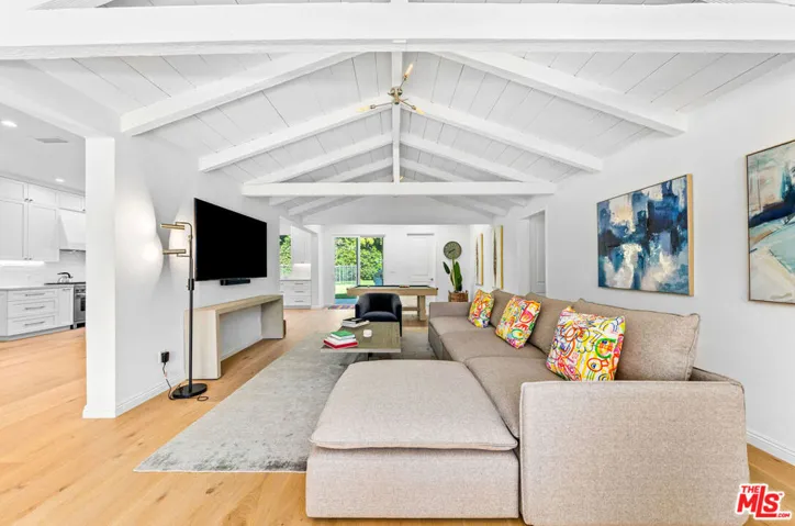 530 S Bentley Avenue, Los Angeles, California 90049