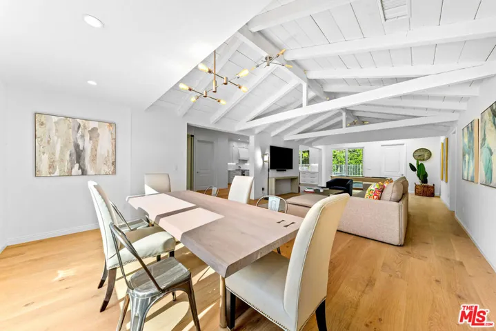 530 S Bentley Avenue, Los Angeles, California 90049