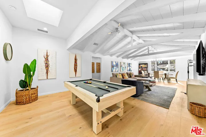 530 S Bentley Avenue, Los Angeles, California 90049