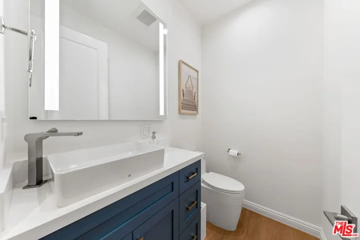 530 S Bentley Avenue, Los Angeles, California 90049