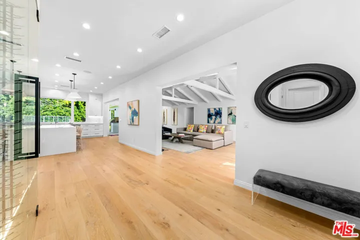 530 S Bentley Avenue, Los Angeles, California 90049