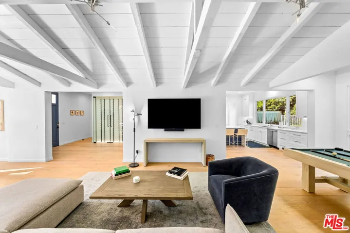 530 S Bentley Avenue, Los Angeles, California 90049