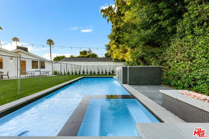 530 S Bentley Avenue, Los Angeles, California 90049