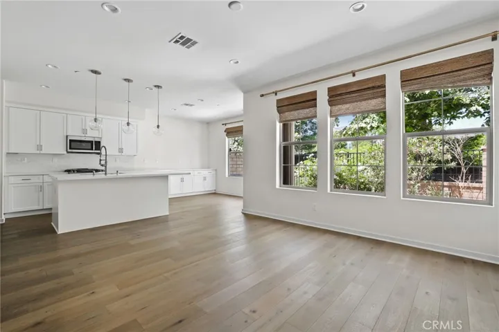 216 Finch, Lake Forest, California 92630
