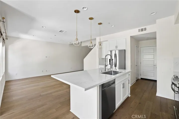 216 Finch, Lake Forest, California 92630