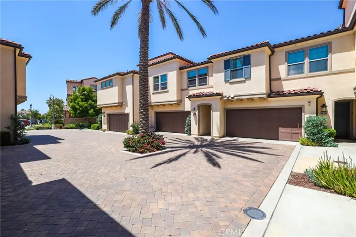 216 Finch, Lake Forest, California 92630