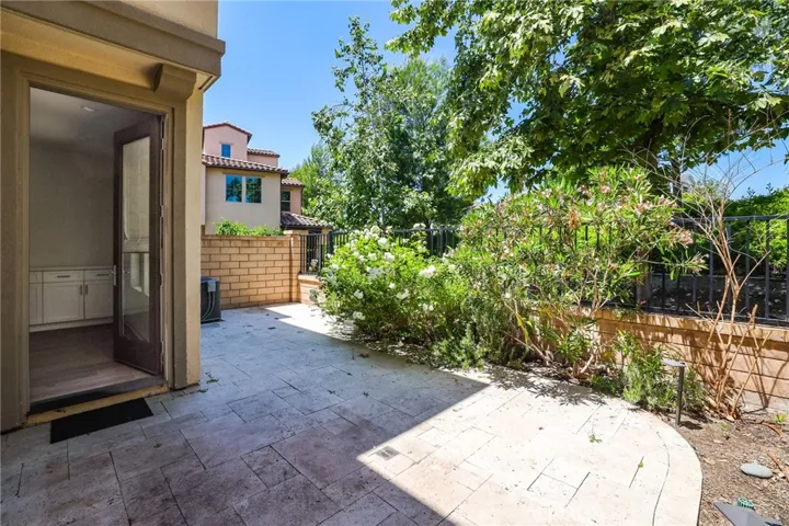 216 Finch, Lake Forest, California 92630
