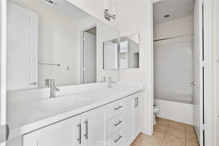 216 Finch, Lake Forest, California 92630