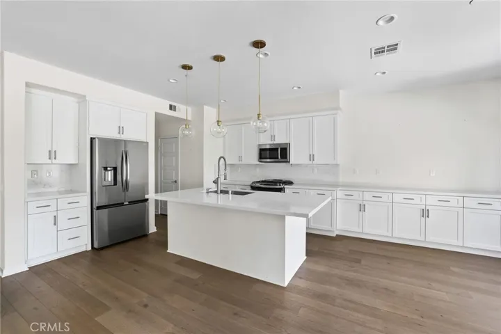 216 Finch, Lake Forest, California 92630