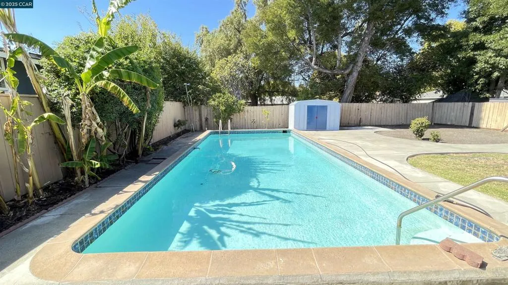 3655 Granzotto Dr, Concord, California 94519 home-pic-19