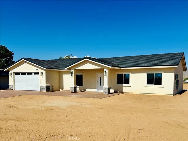 12351 Pawnee Road, Apple Valley, California 92308