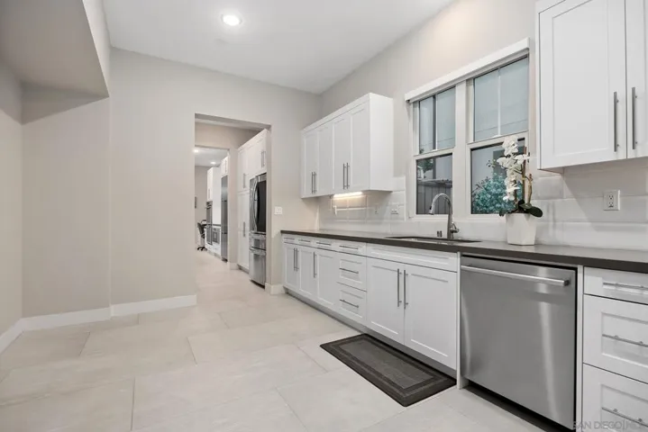 6190 Sagebrush Bend Way, San Diego, California 92130
