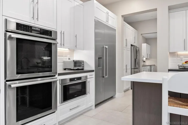 6190 Sagebrush Bend Way, San Diego, California 92130