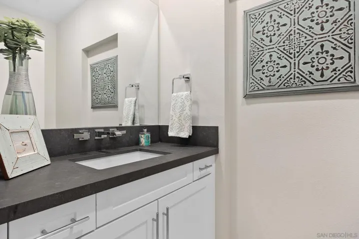 6190 Sagebrush Bend Way, San Diego, California 92130